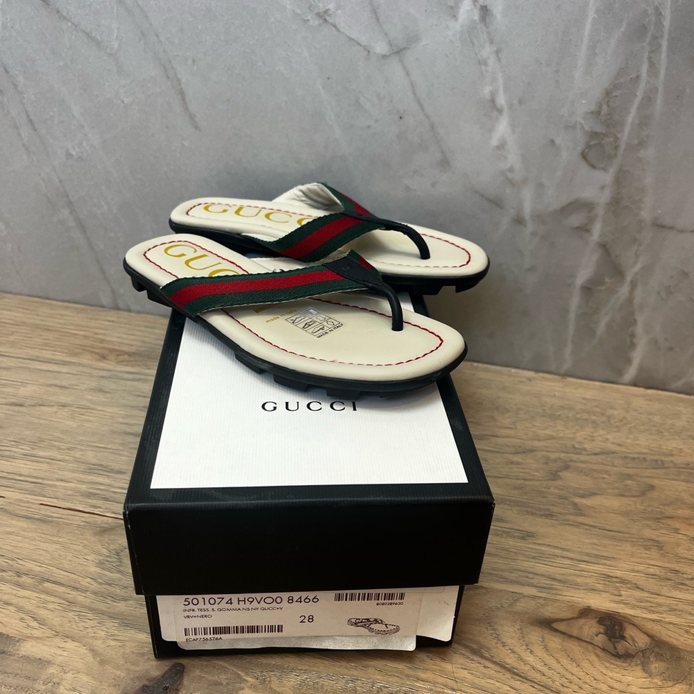 New in box kids Gucci flip flips